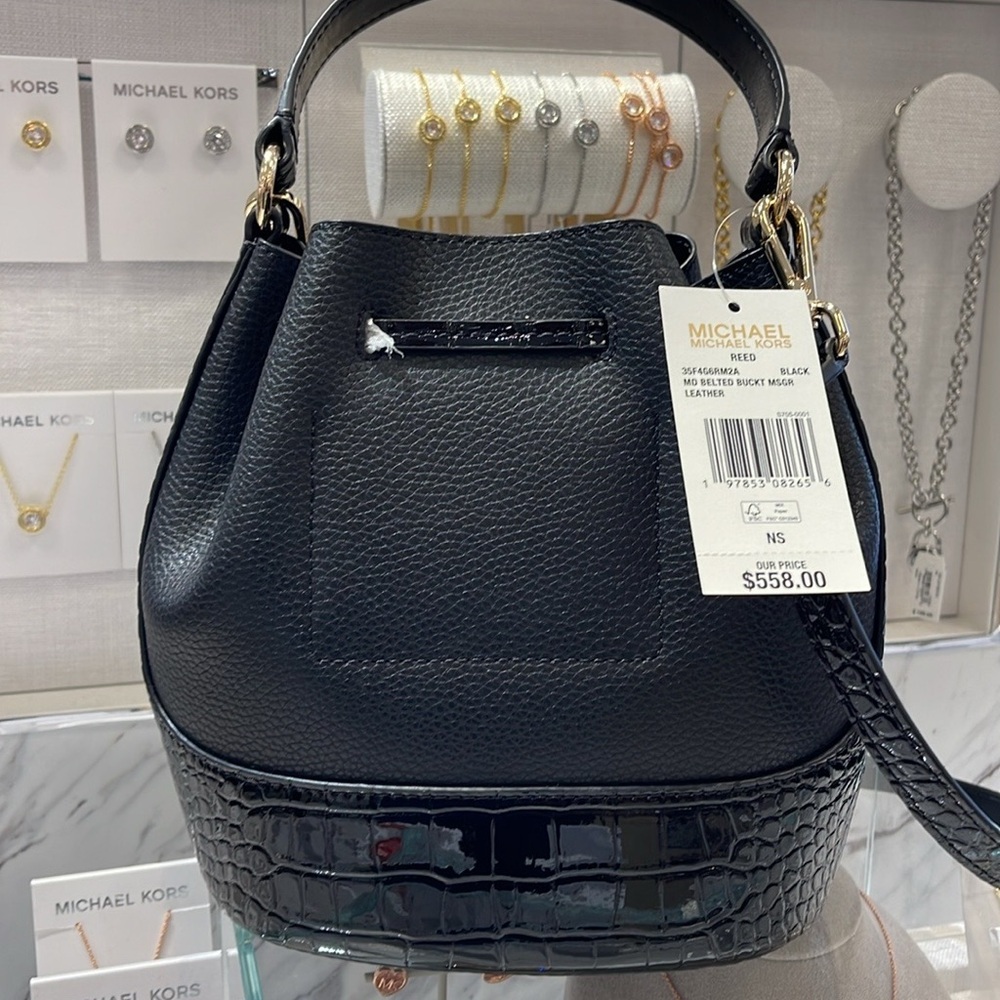 MICHAEL KORS 
Reed Medium Pebbled Leather Belted Bucket Messenger Satchel Crossb - Picture 9 of 16